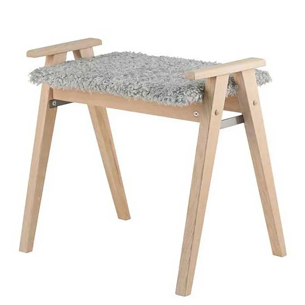 Oscarssons Möbel Alme Stool Hvidolieret eg/fåreskindslook lysegrå